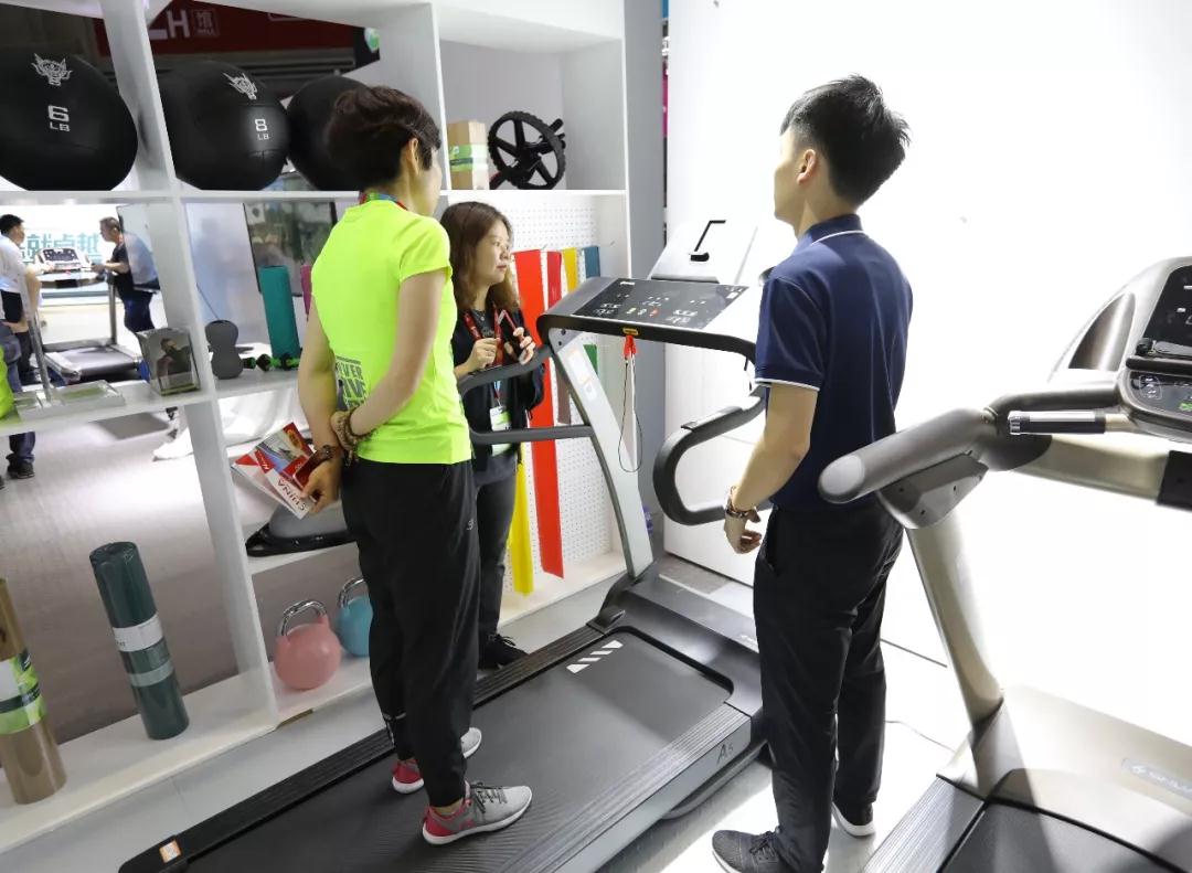 健身器材-多宝电竞阿里语音智能A5跑步机 健身器材-多宝电竞阿里语音智能A5跑步机